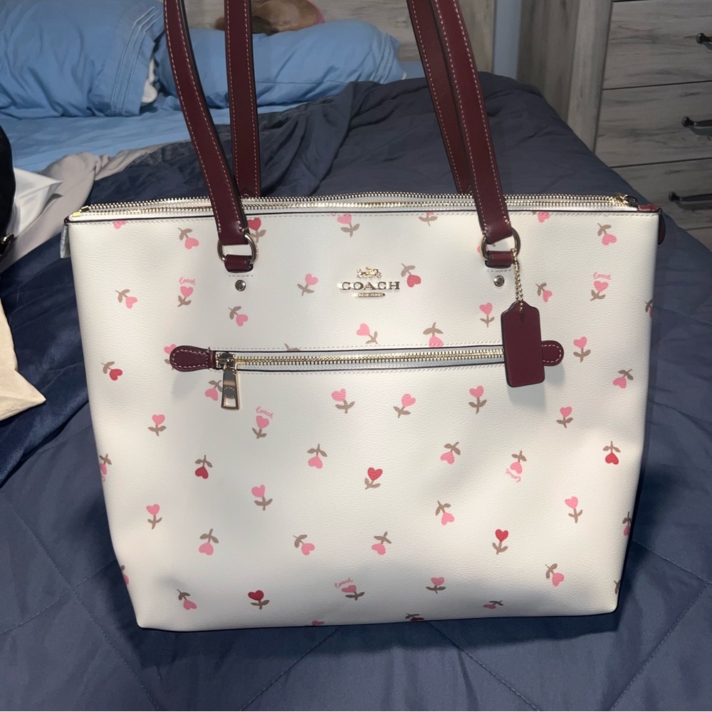 Coach bag never used